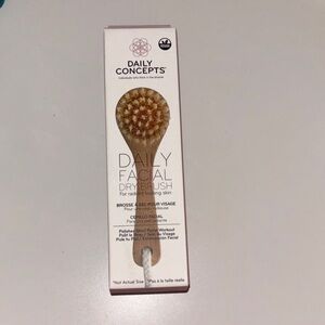 Daily Concepts Facial Dry Brush - Cream